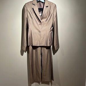 Express bronze and gold colored suit.